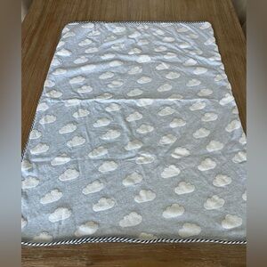 Baby Gap Cloud Patterned light blue and white Blanket, EUC, OS